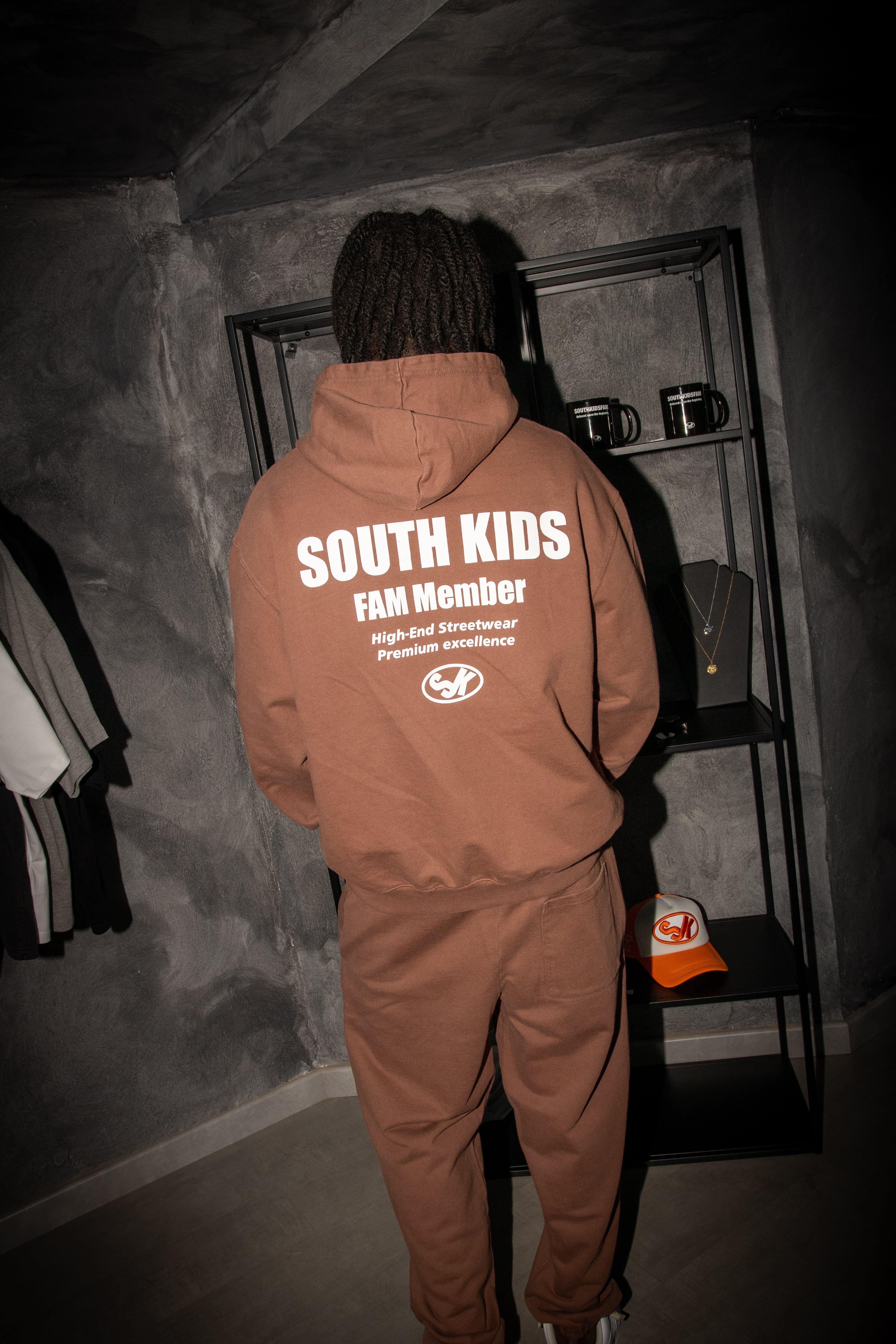 FAM Member Sweatpants Brown